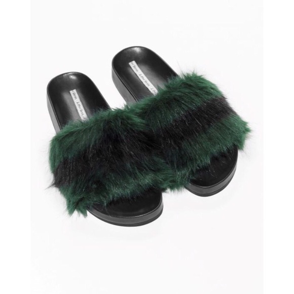 & Other Stories Shoes - & Other Stories Faux Fur Slippers size 9.5